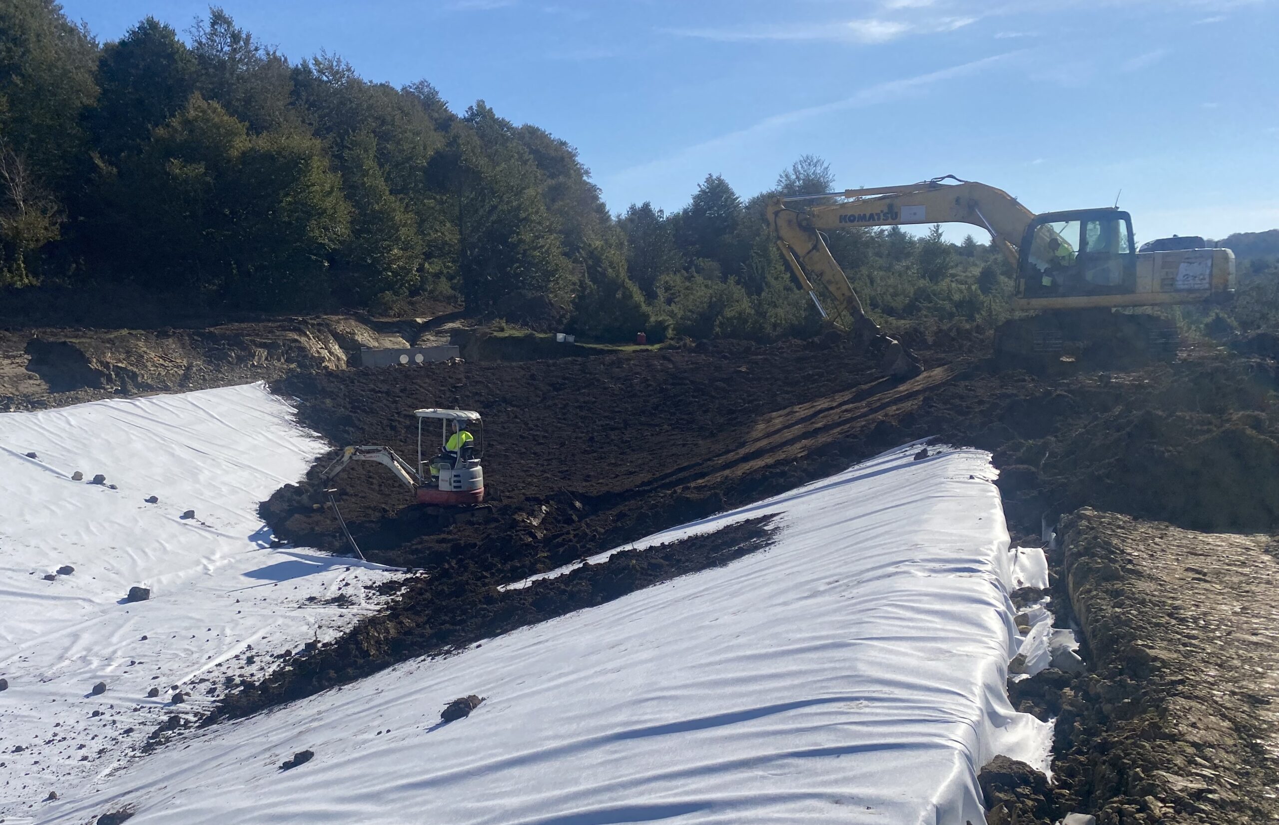 7FC9AD40-C9A2-43A7-AA5B-E5D4F1B72ED0_1_201_a